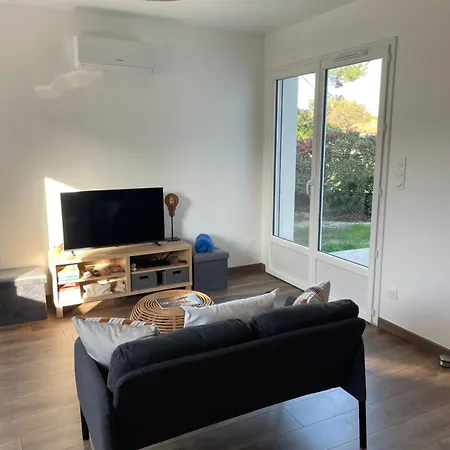 Holiday home Magnifique Maison Neuve Entre Pins Et Ocean